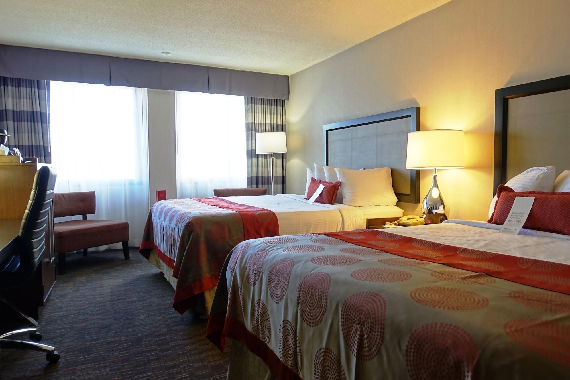 Отель Ramada Plaza By Wyndham Regina Downtown Экстерьер фото