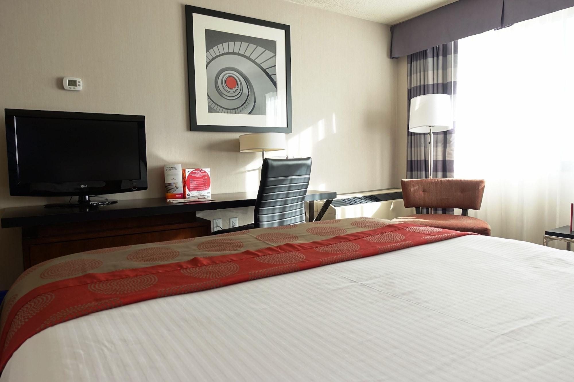 Отель Ramada Plaza By Wyndham Regina Downtown Экстерьер фото